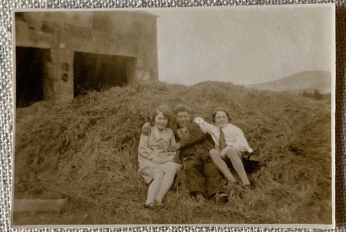 Vintage photo people - people, sitting
