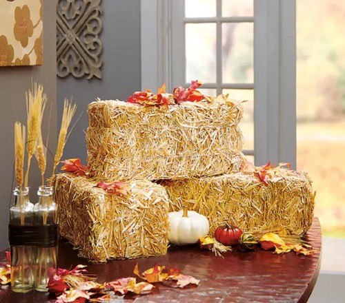Large country hay bale - large,