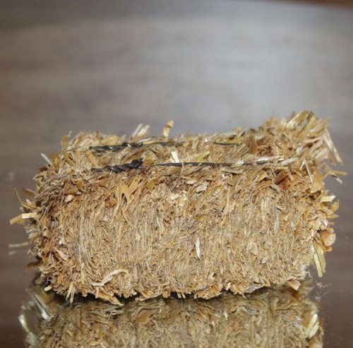 Dollhouse bale straw - straw, hay
